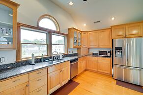 Waterfront Outer Banks Home w/ Beach Access