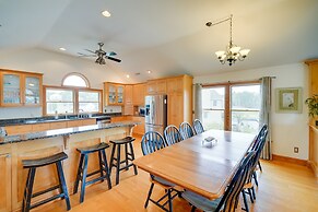 Waterfront Outer Banks Home w/ Beach Access