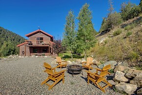 Secluded Livingston Retreat w/ Deck + Fire Pit!