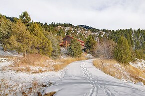 Secluded Livingston Retreat w/ Deck + Fire Pit!