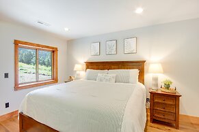 Secluded Livingston Retreat w/ Deck + Fire Pit!