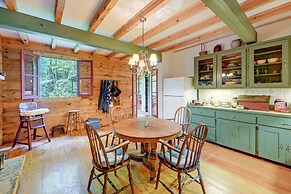 Topton Cabin w/ Hot Tub - 6 Mi to Nantahala Lake!