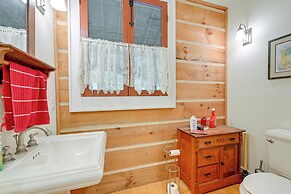 Topton Cabin w/ Hot Tub - 6 Mi to Nantahala Lake!