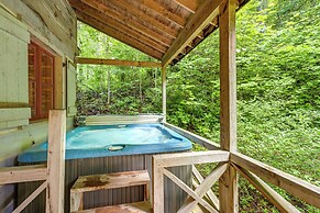 Topton Cabin w/ Hot Tub - 6 Mi to Nantahala Lake!