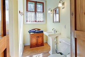 Topton Cabin w/ Hot Tub - 6 Mi to Nantahala Lake!