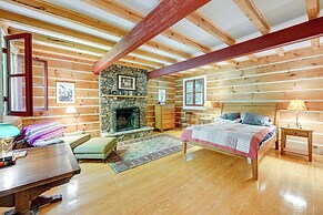 Topton Cabin w/ Hot Tub - 6 Mi to Nantahala Lake!