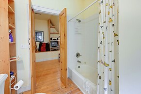 Topton Cabin w/ Hot Tub - 6 Mi to Nantahala Lake!