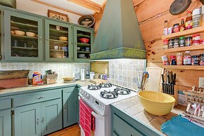 Topton Cabin w/ Hot Tub - 6 Mi to Nantahala Lake!