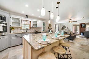 Broken Bow Vacation Rental w/ Pool & Hot Tub!