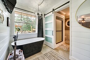 Broken Bow Vacation Rental w/ Pool & Hot Tub!