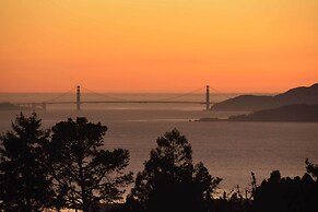 Stunning Bay-view Home in Kensington!