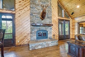 Broken Bow Cabin w/ Game Room & Private Hot Tub!