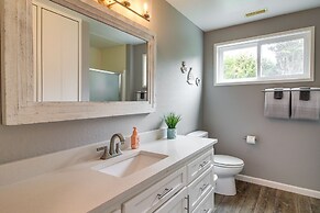 Coastal Bandon Vacation Rental: Walk to Beach!