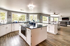 Coastal Bandon Vacation Rental: Walk to Beach!