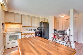 Ski-in/ski-out Peru Condo w/ Fire Pit & Grill!