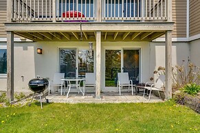 Ski-in/ski-out Peru Condo w/ Fire Pit & Grill!