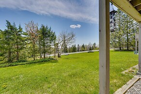 Ski-in/ski-out Peru Condo w/ Fire Pit & Grill!