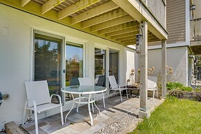 Ski-in/ski-out Peru Condo w/ Fire Pit & Grill!