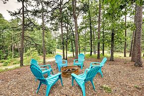 Stunning Cabin w/ Hot Tub, 1 Mi to Broken Bow Lake