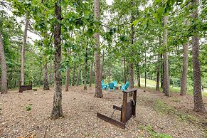 Stunning Cabin w/ Hot Tub, 1 Mi to Broken Bow Lake