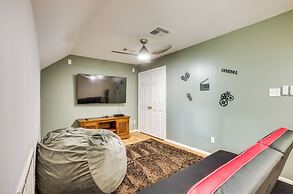 Montgomery Home w/ Yard, Pool & Hot Tub!