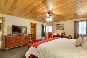 Near Sitgreaves Natl Park: High Country Farmhouse