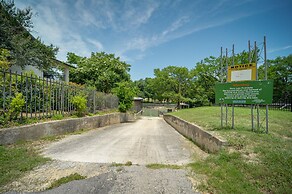 Mcqueeney Home w/ Grill ~ 10 Mi to New Braunfels