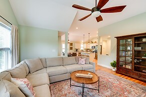 Kill Devil Hills Retreat w/ Gas Grill & Deck!