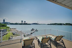 Weymouth Waterfront Getaway w/ Swim Spa & Hot Tub