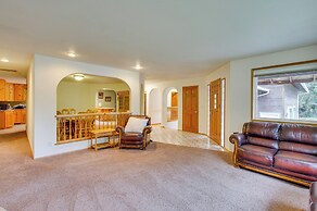 Riverfront Rental w/ Deck: 4 Mi to Wallace Falls!