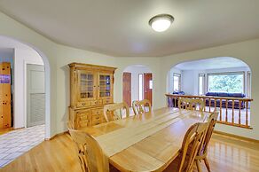 Riverfront Rental w/ Deck: 4 Mi to Wallace Falls!