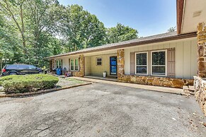 Serene Bella Vista Getaway Near Trails!