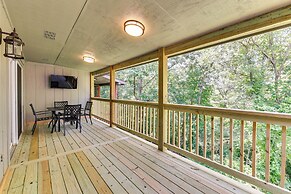 Serene Bella Vista Getaway Near Trails!