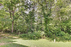 Serene Bella Vista Getaway Near Trails!