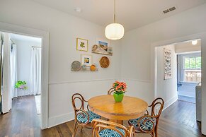 Walk to Bergfeld Park: 1928 Azalea District Home