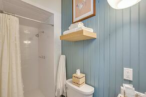 Walk to Bergfeld Park: 1928 Azalea District Home