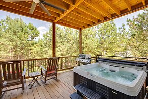 Luxe Broken Bow Vacation Rental Cabin w/ Hot Tub!