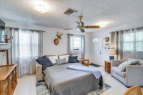 Pet-friendly Fort Mccoy Cabin w/ Fire Pit!