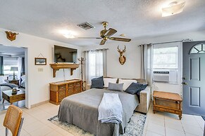 Pet-friendly Fort Mccoy Cabin w/ Fire Pit!