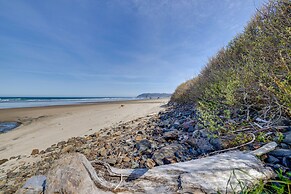 Lovely Cannon Beach Vacation Rental w/ Hot Tub