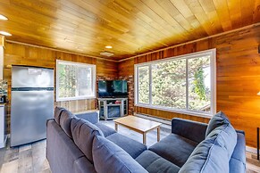 Lovely Cannon Beach Vacation Rental w/ Hot Tub