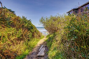 Lovely Cannon Beach Vacation Rental w/ Hot Tub