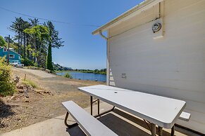 Peaceful Cloverdale Home - Walk to Winema Beach