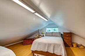 Peaceful Cloverdale Home - Walk to Winema Beach