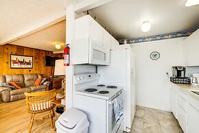 Peaceful Cloverdale Home - Walk to Winema Beach