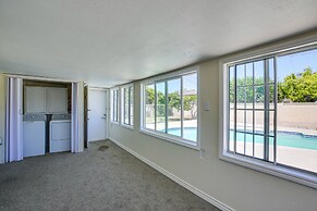 7 Mi to Sunset Beach: Oasis w/ Pool & Grill!