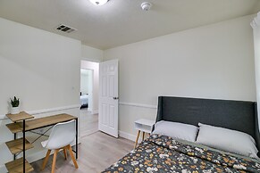 7 Mi to Sunset Beach: Oasis w/ Pool & Grill!