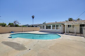 7 Mi to Sunset Beach: Oasis w/ Pool & Grill!