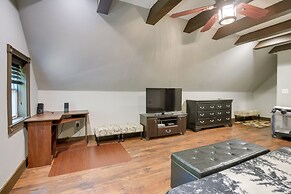 Quaint Naples Cottage: Walk to Trickey Pond & Cove