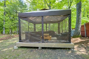 Quaint Naples Cottage: Walk to Trickey Pond & Cove